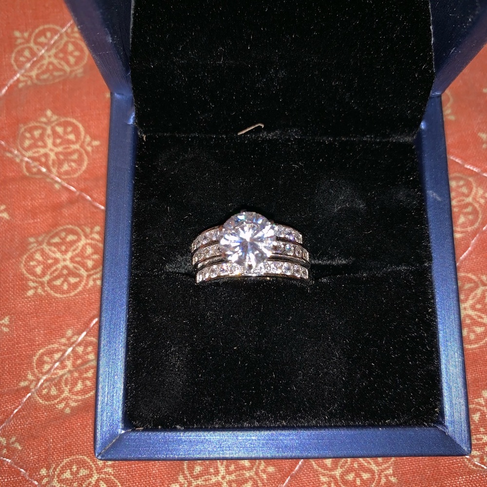 White sapphire and silver ring